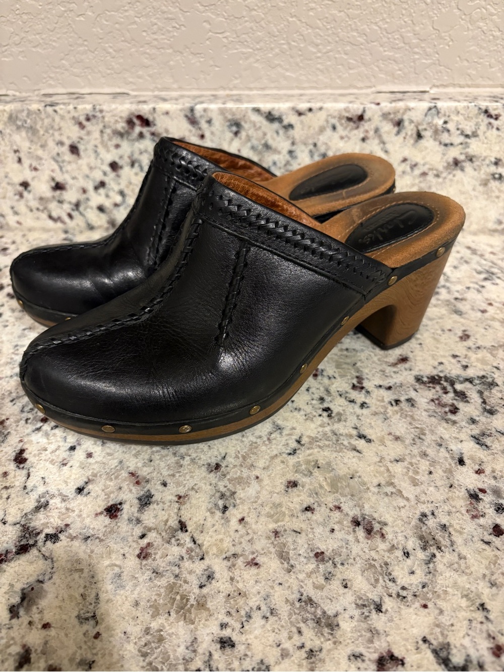 Clarks Artisan Leather Clogs Mule Heels Black Wooden Womens Slip On Comfort 7.5